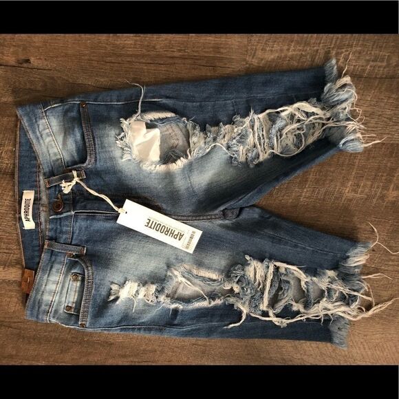 Aphrodite distressed bermuda shorts  - Picture 6 of 10